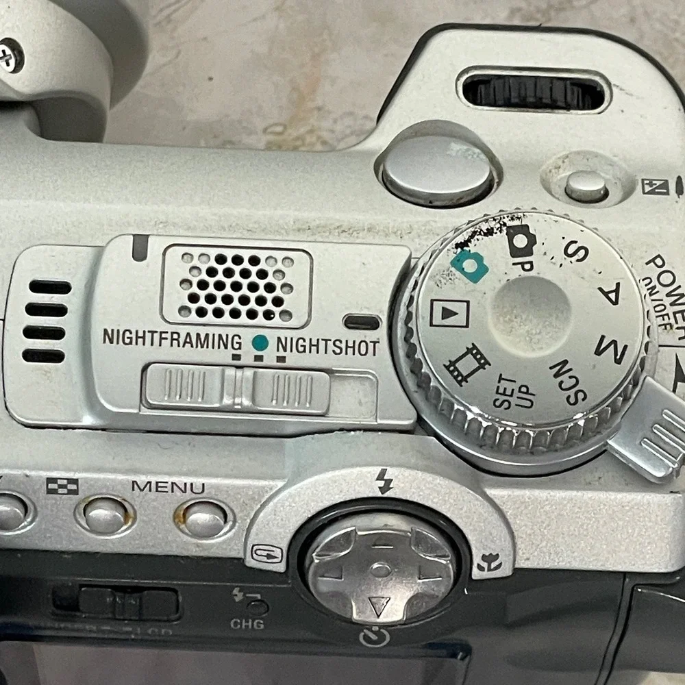 READ Sony Cyber-shot DSC-F717 Digital Camera Carl Zeiss Lens Silver Bundle Parts